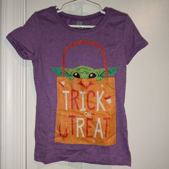 Next Level Apparel Baby Yoda Grogu Halloween Trick Or Treat Star Wars Tee S 5/6 - Picture 1 of 1